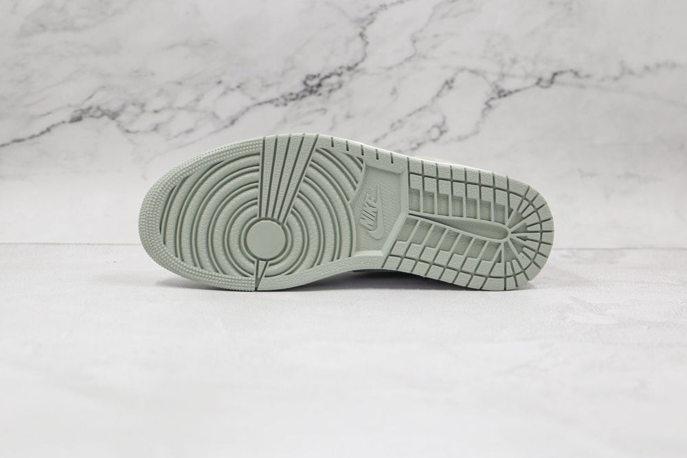 AIR JORDAN 1 RETRO HIGH OG SEAFOAM