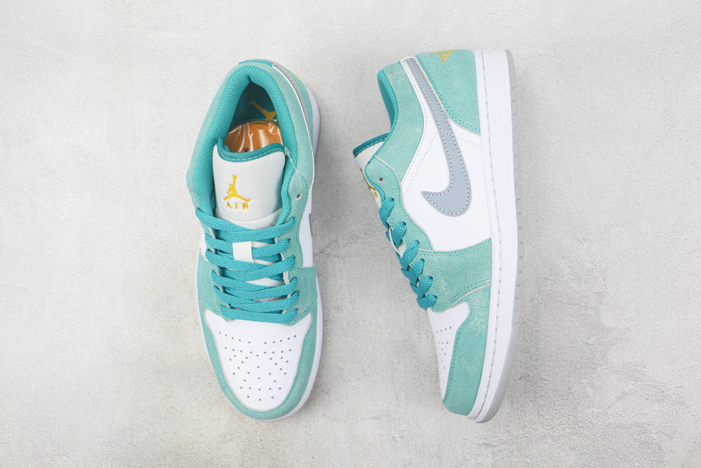 AIR JORDAN 1 LOW NEW EMERALD