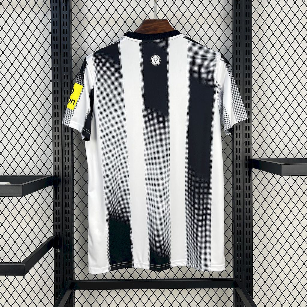 CAMISA DO NEWCASTLE 25/26 BRANCO E PRETO
