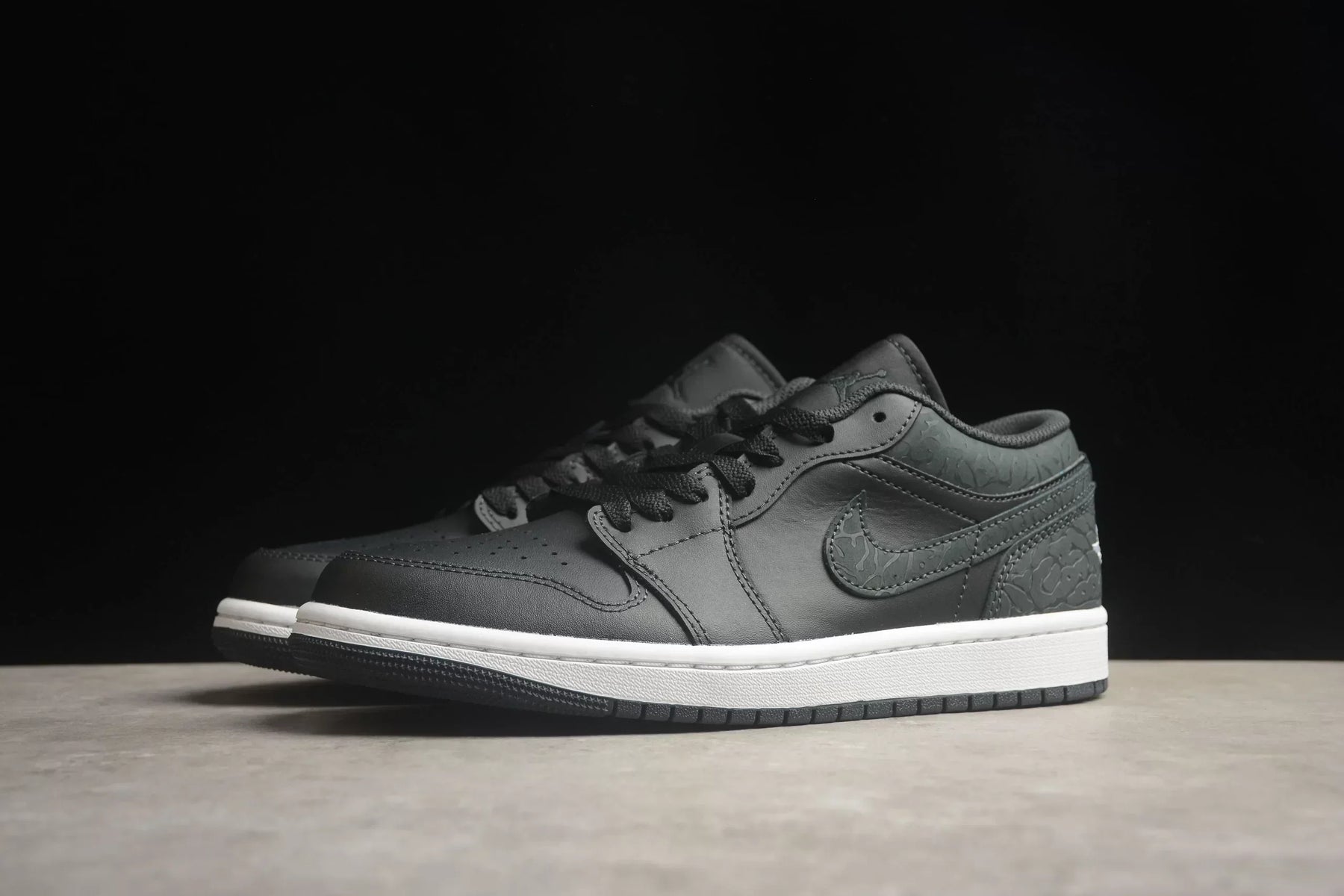 AIR JORDAN 1 LOW SE BLACK ELEPHANT