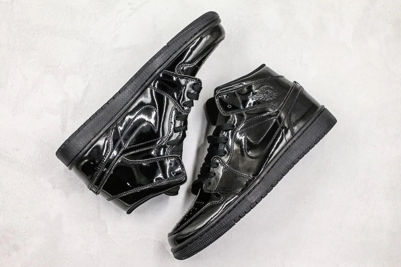 AIR JORDAN 1 MID SE TRIPLE BLACK PATENT WOMAN