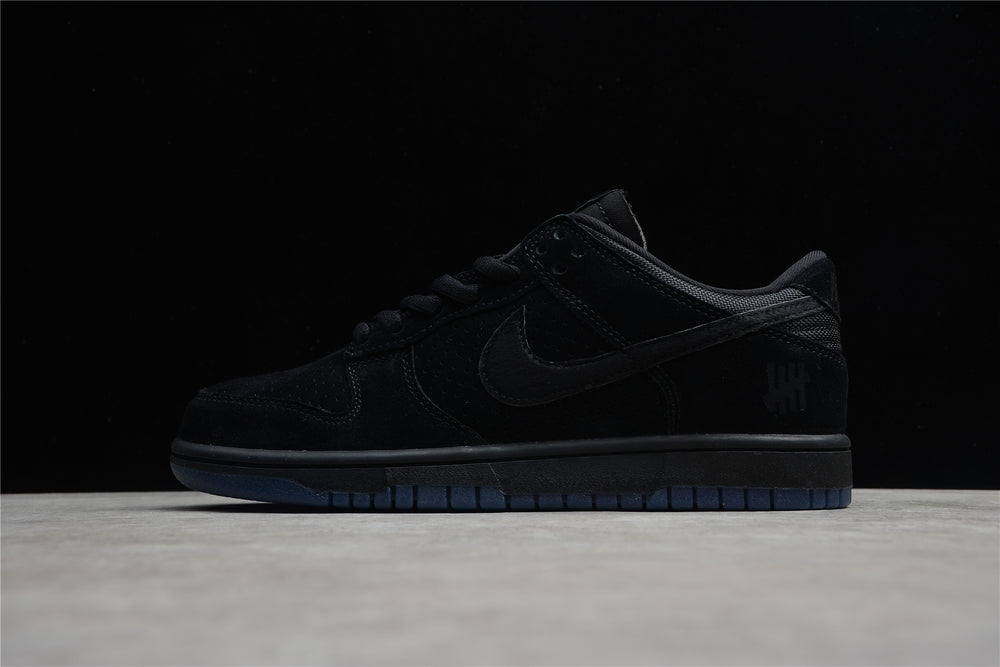 DUNK LOW X UNDEFEATED DUNK VS AF1