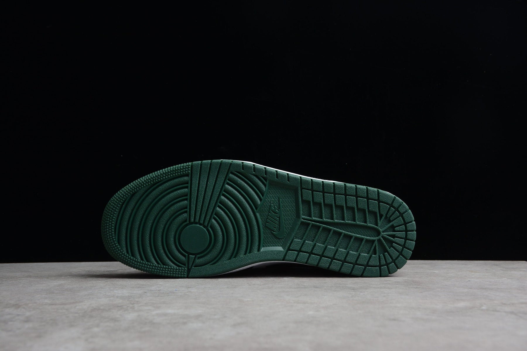 AIR JORDAN 1 LOW GREEN TOE