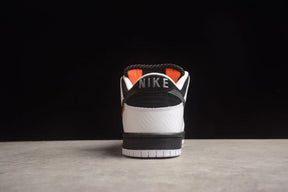 TIGHTBOOTH X DUNK SB LOW BLACK