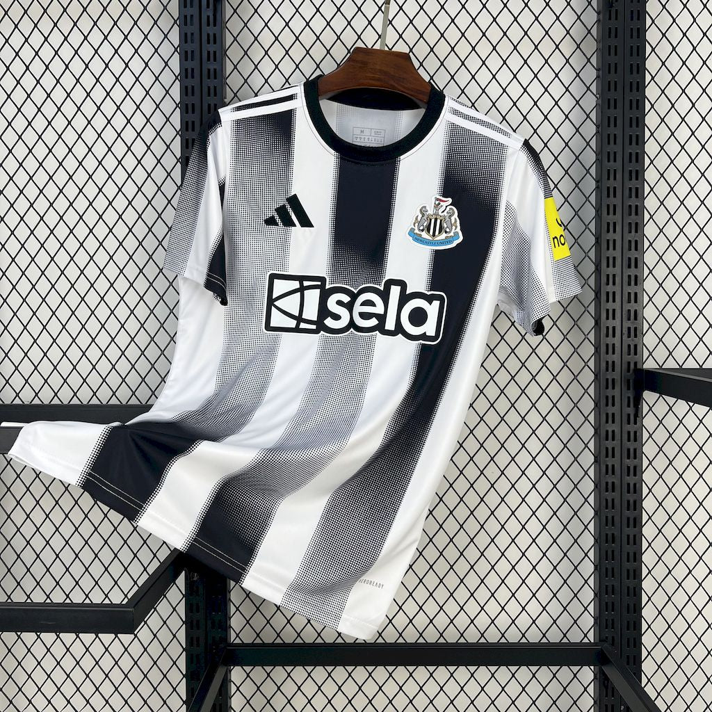 CAMISA DO NEWCASTLE 25/26 BRANCO E PRETO
