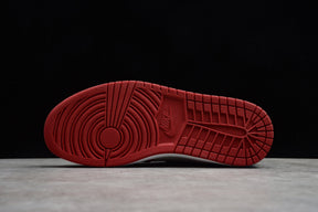 AIR JORDAN 1 HIGH RETRO OG FEARLESS
