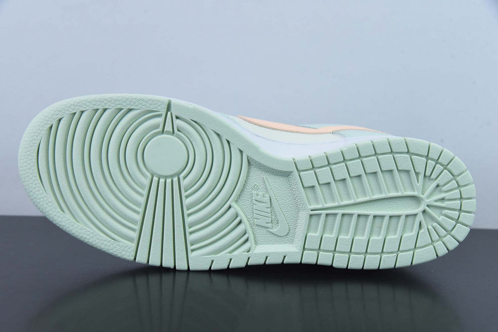 DUNK LOW BARELY GREEN