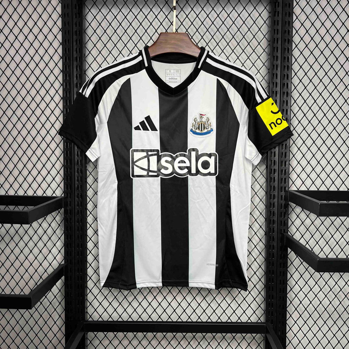 CAMISA DO NEWCASTLE 24/25 PRETO E BRANCO