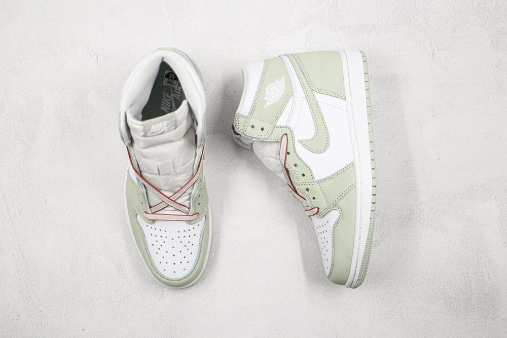 AIR JORDAN 1 RETRO HIGH OG SEAFOAM