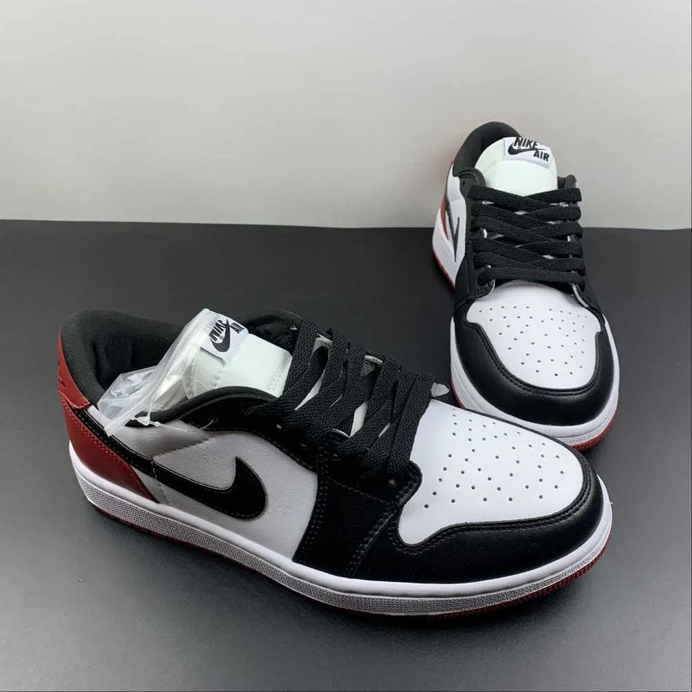AIR JORDAN 1 LOW BLACK TOE 2023