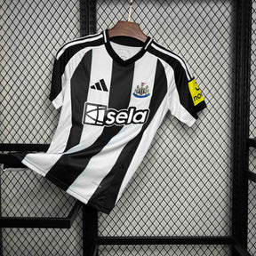 CAMISA DO NEWCASTLE 24/25 PRETO E BRANCO